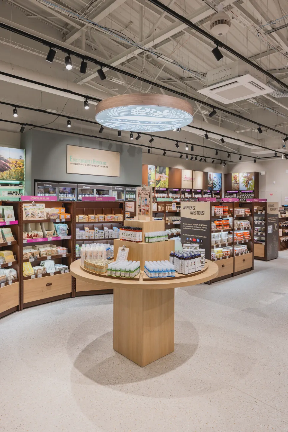 Photographie retail et immobilier d'entreprise réalisée par Florian Fortier, photographe retail et boutique à Paris et en Île-de-France