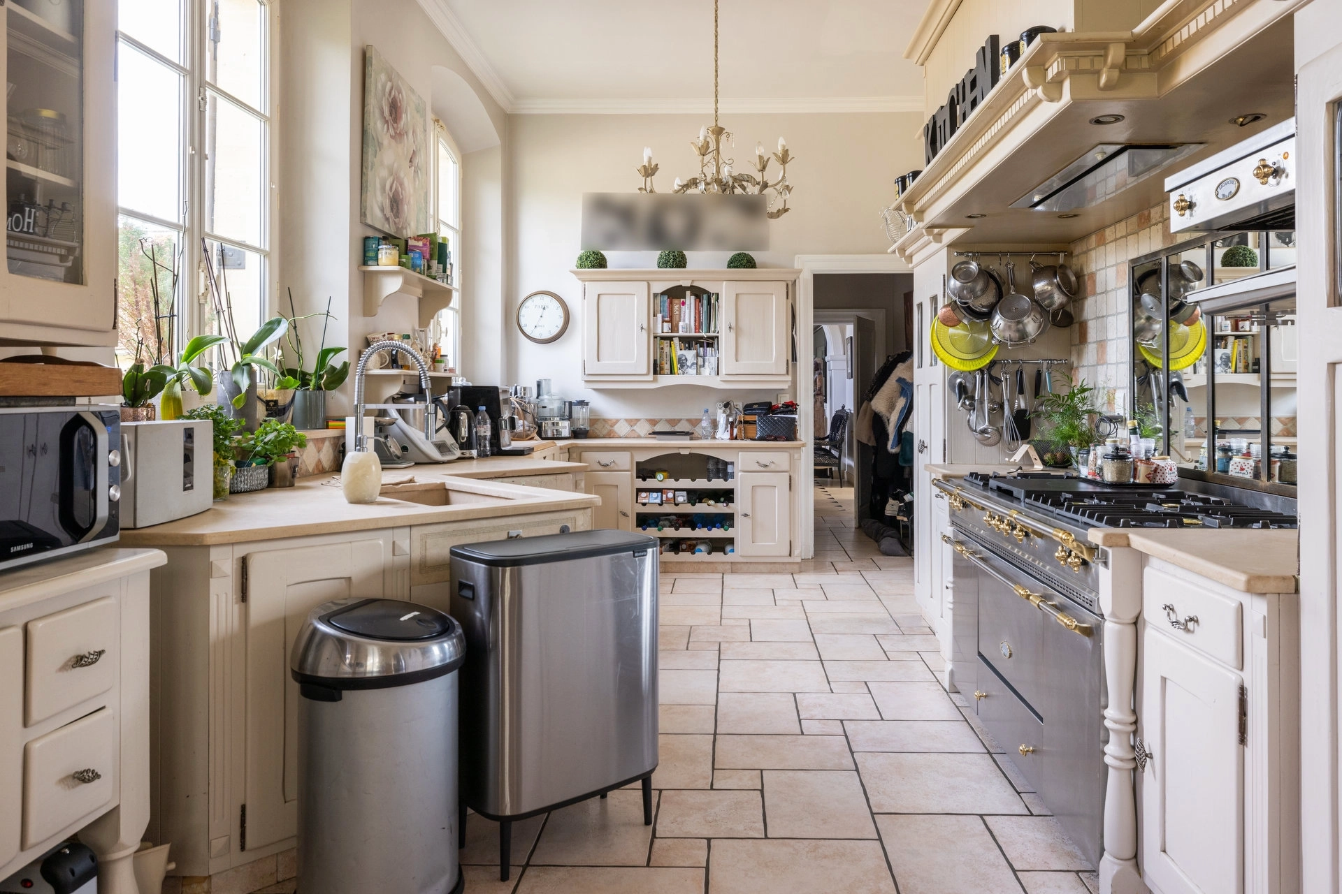 Residential and hospitality real estate photography by Florian Fortier, property photographer based in Paris, France