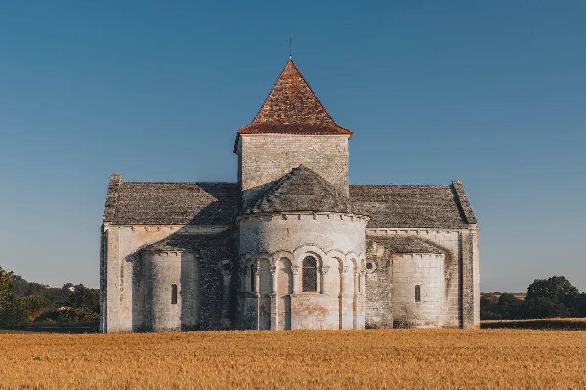 Photographie de patrimoine rural : l'architecture de l'Église de Lichères