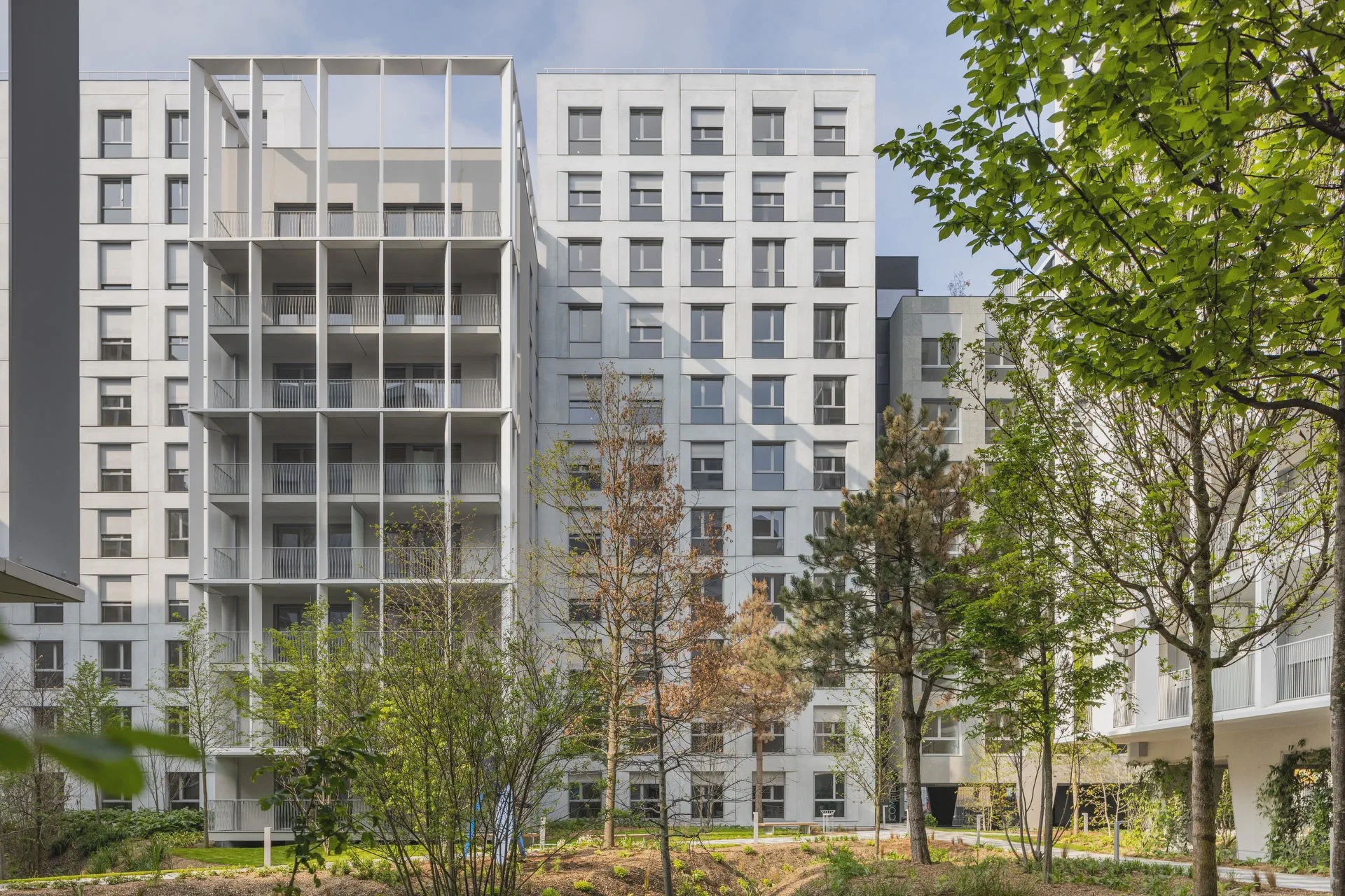Pourquoi l’orientation d’un bâtiment change radicalement l’approche photographique