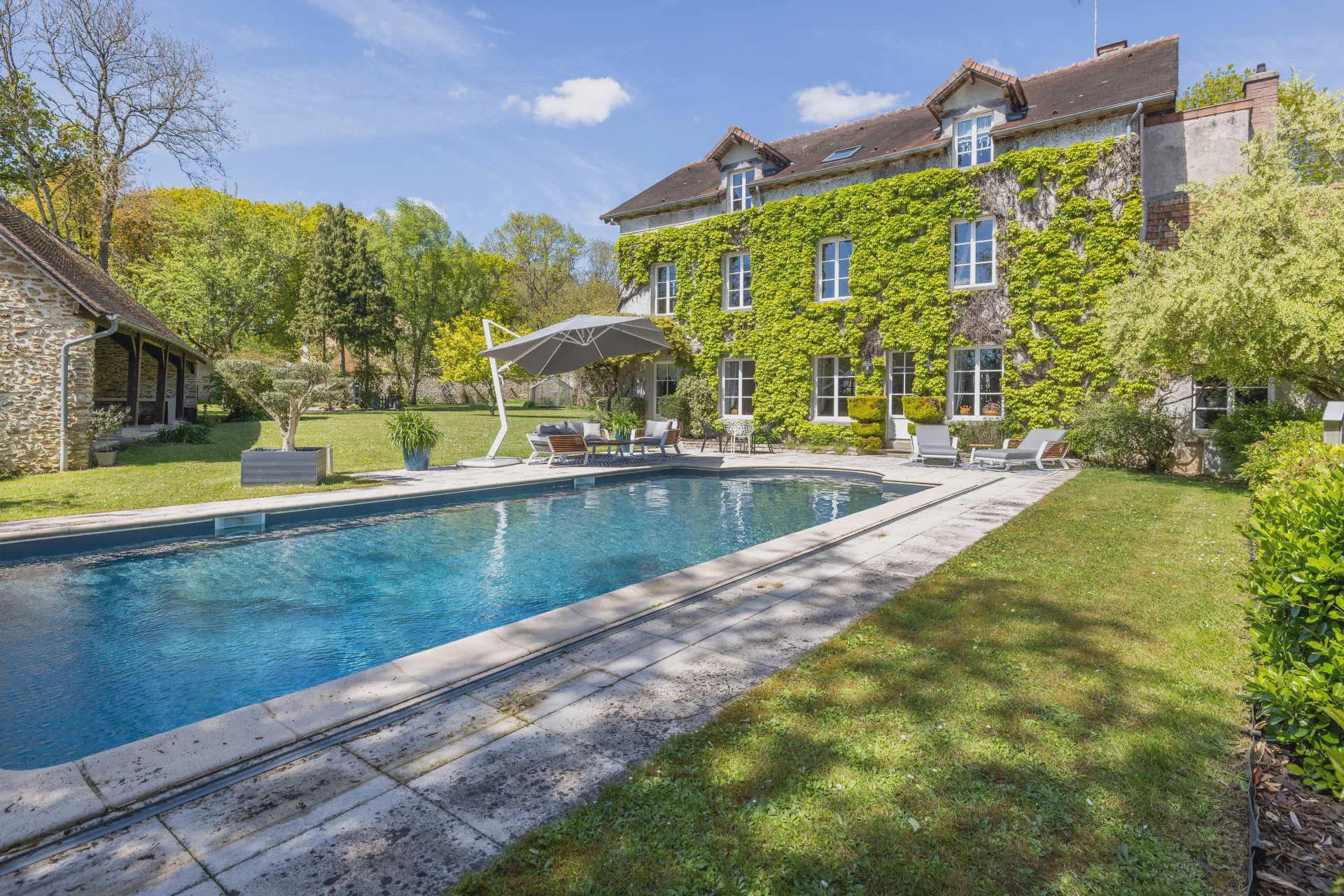 Photographie immobilière de prestige : valoriser l’espace et la lumière