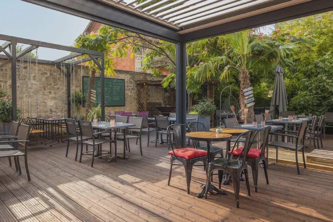 Comment la photographie valorise une terrasse de restaurant tout au long de l'année
