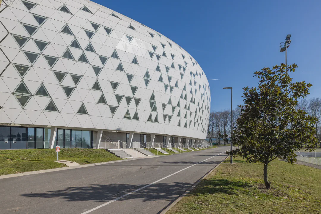 Photographier les bâtiments aux formes courbes : composer avec une architecture qui échappe aux lignes droites