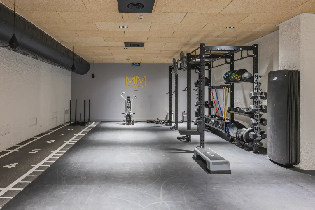 Photographier une salle de sport : montrer l’espace, les équipements et l’expérience d’entraînement