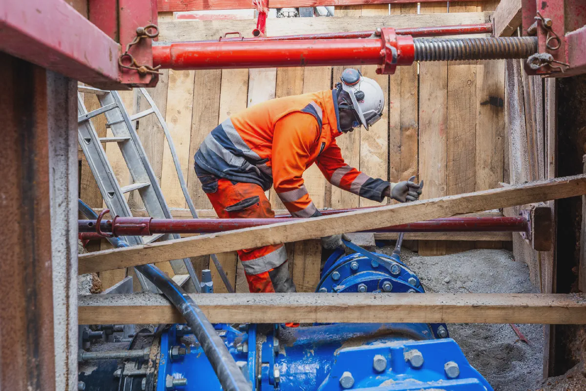 Reportage photo industriel et BTP : chantier de canalisation Suez