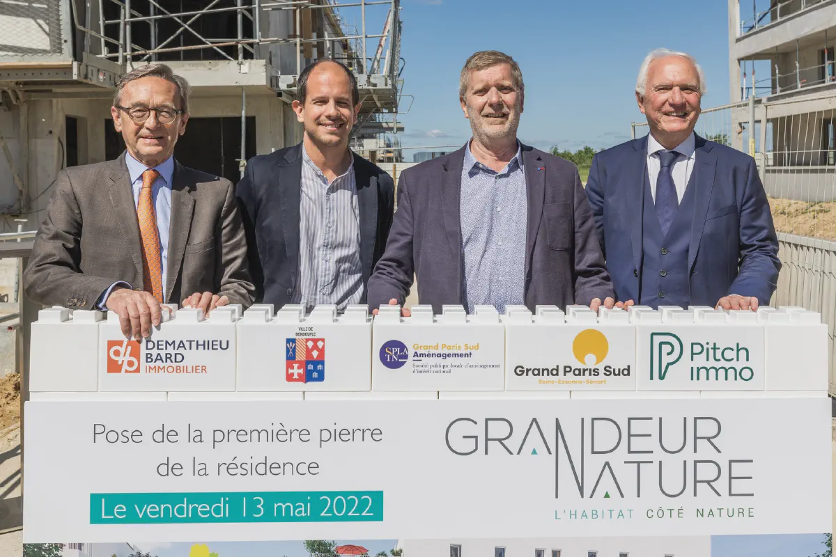 Photographie d'événementiel corporate : pose de première pierre
